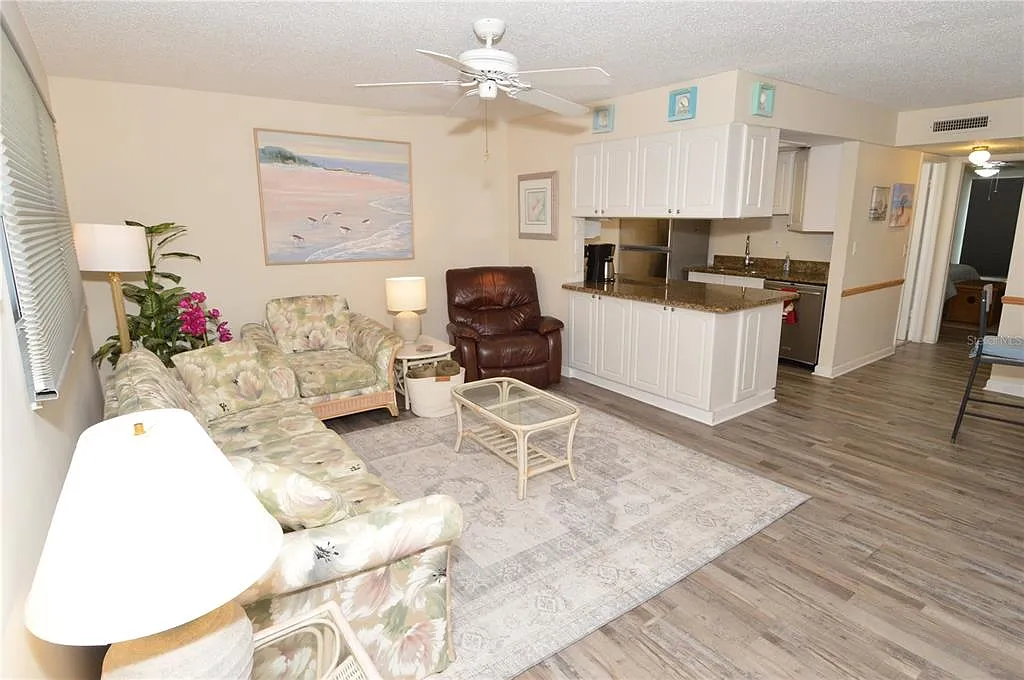 1 bed, 1.0 bath, 747 sqft, $2,000 — Photo 4