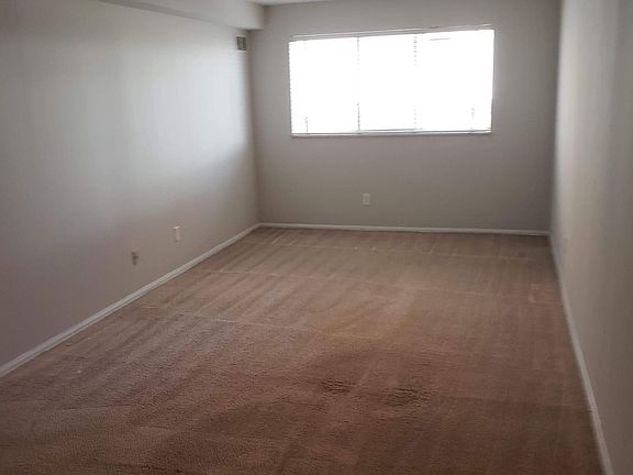 4th image of 7323 Hoover Ave
