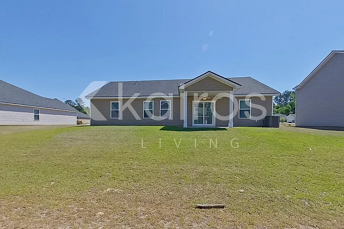 102 Lord Effingham Way — Photo 21