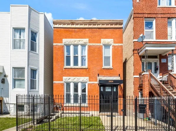 2924 W 38th Pl, Chicago, IL 60632