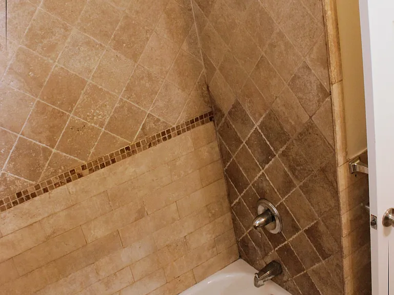 20 Wainwright St #2 — Photo 29