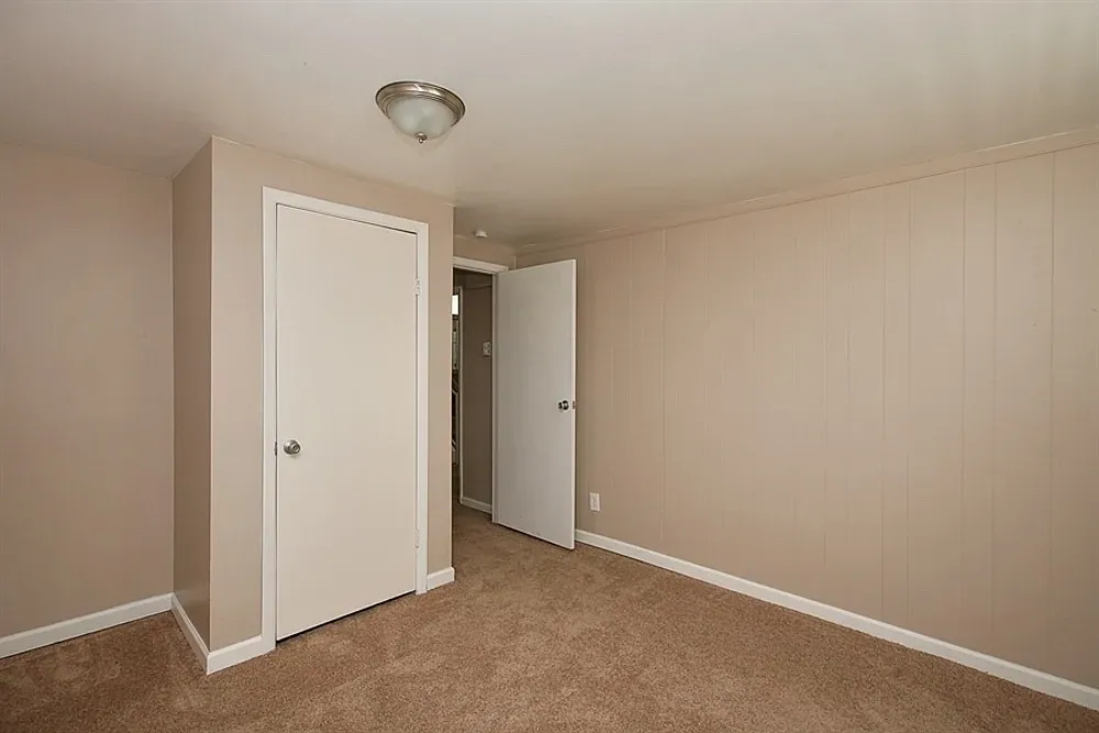 4 bed, 1736 sqft, $1,885 — Photo 1