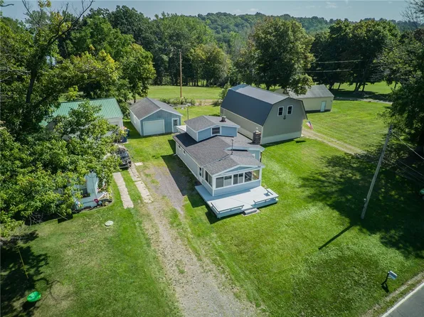 8488 E Port Bay Rd, Wolcott, NY 14590