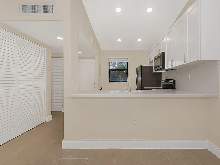 9951 Nob Hill Pl — Photo 10