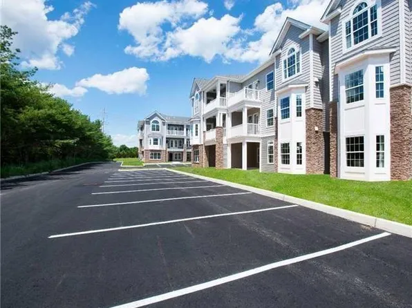 199 Clubhouse Cir, Melville, NY 11747