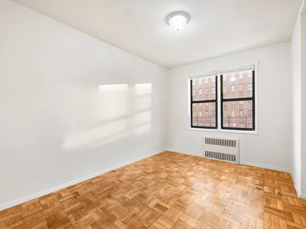 3130 Grand Concourse image 8 of 26