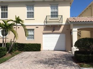 496 Capistrano Dr, Palm Beach Gardens, FL 33410