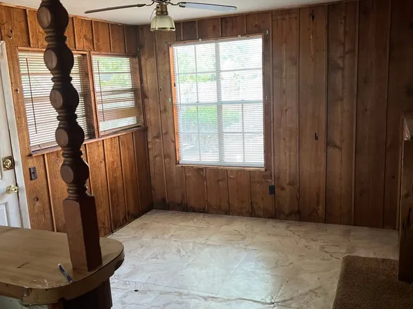 1821 N Mitchell Dr, Midwest City, OK 73110