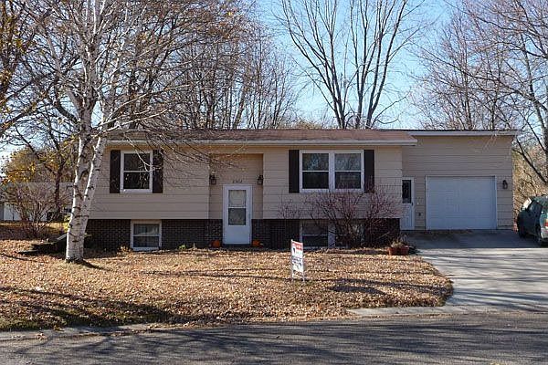 1st image of 2502 Applewood Ave