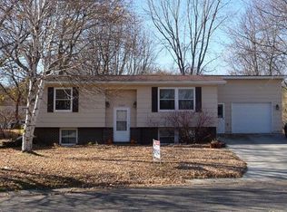 2502 Applewood Ave, Spirit Lake, IA 51360