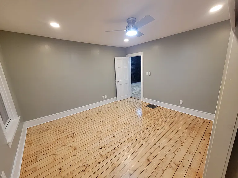 29 Foster St #1 — Photo 9