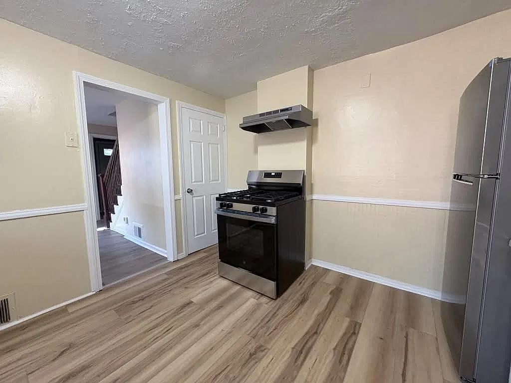 1364 Quinnipiac Ave — Photo 4