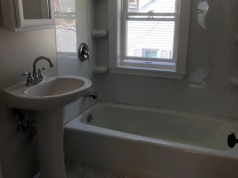 121 Wellington Rd — Photo 22