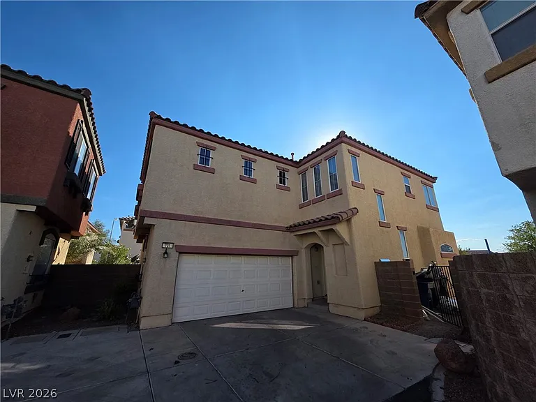731 Emerald Idol Pl — Photo 1