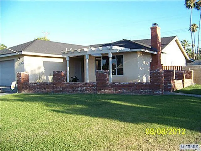 408 E Mission Pl