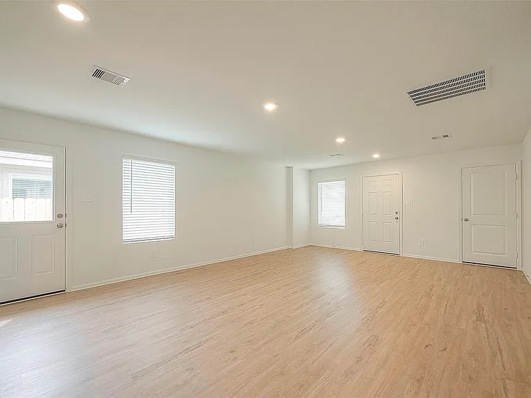1491 Las Cuevas Dr — Photo 7