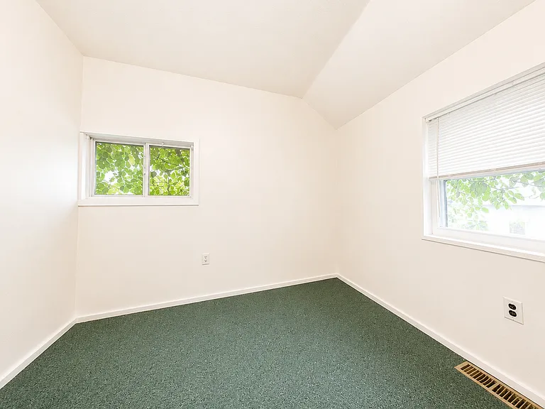 1125 Orr Ave — Photo 6