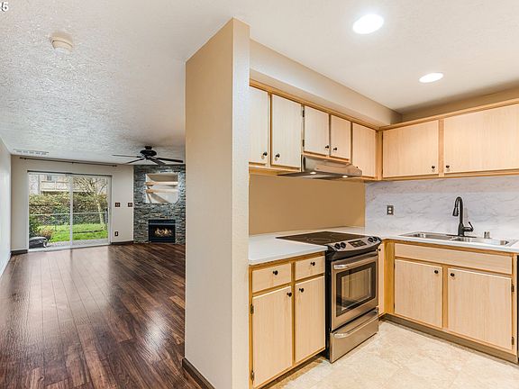 3rd image of 4000 NE 109th Ave Unit 211G