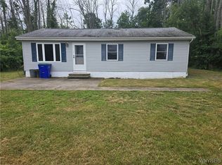 12370 Lake Forest Ln FLOOR 42, Lyndonville, NY 14098