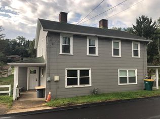 1046 Moon Run Rd, Mc Kees Rocks, PA 15136