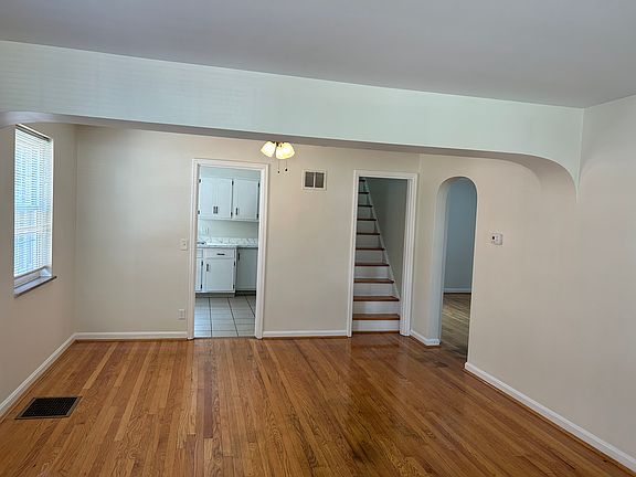 3rd image of 2445 Saint Albans Ave