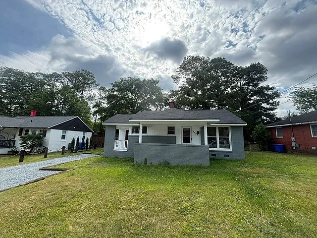 469 McPhee Dr