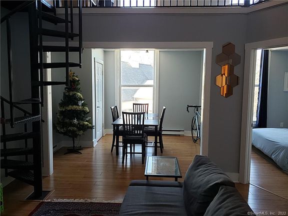 5th image of 5 W Broad St #17
