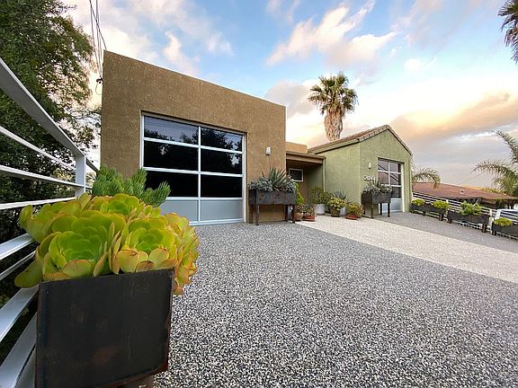 Steel planters included