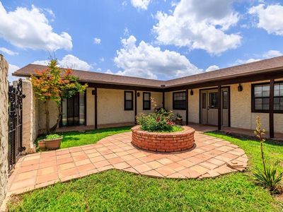 207 Broken Spur Dr, Mountain Home, TX, 78058