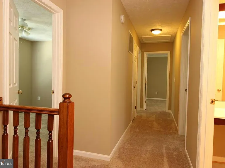 66 Larkwood Ct — Photo 17