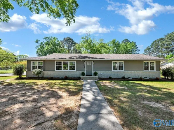 1319 Sheraton St SE, Decatur, AL 35603