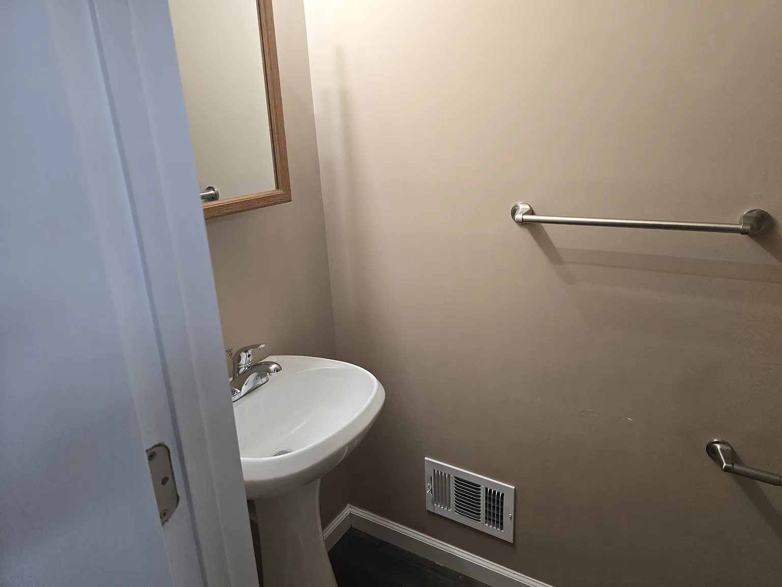 128 S Christine Cir — Photo 4