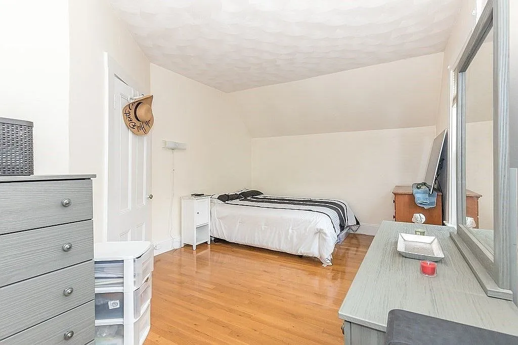 3 Isabella Street — Photo 4