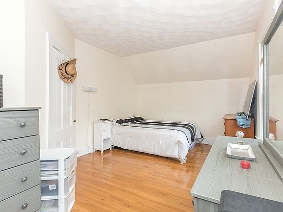 4th image of 3 Isabella St