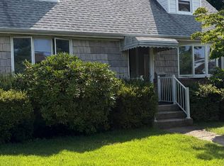 158 Burns Ave, Hicksville, NY 11801