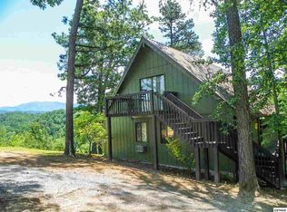 1724 Stinnett Rd, Sevierville, TN 37876