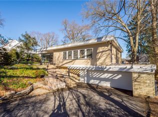 3113 Hillcrest Rd, Bethel Park, PA 15102