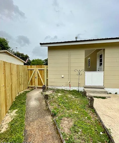 333 Belvedere Dr — Photo 32
