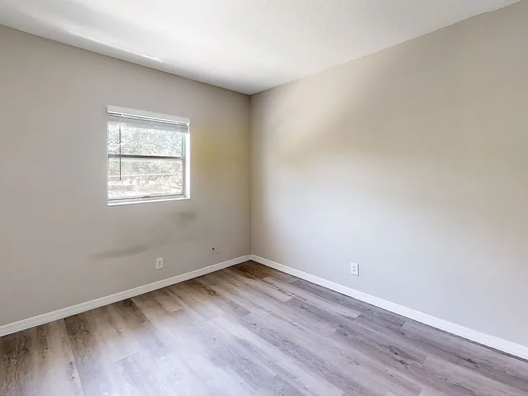 426 Palm Ave N #9 — Photo 6