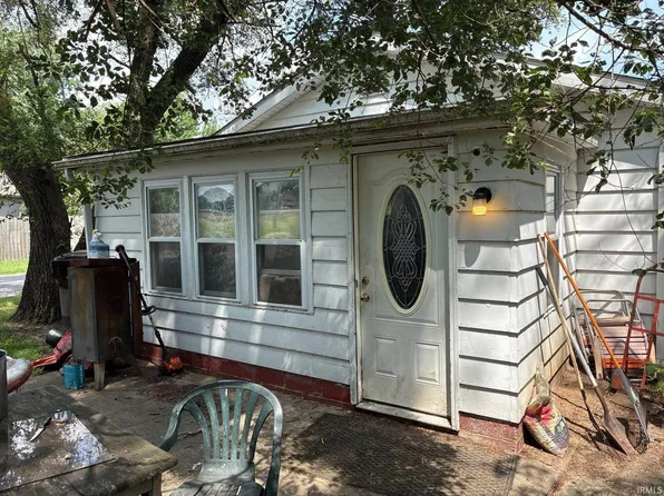 1525 Fremont St, South Bend, IN 46628