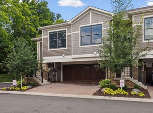 15415 Oakcroft Pl, Wayzata, MN 55391