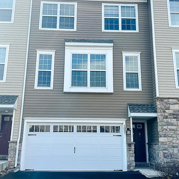 1057 Chapman Cir — Photo 7