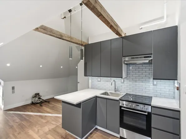 52 Isham St #3, Burlington, VT 05401