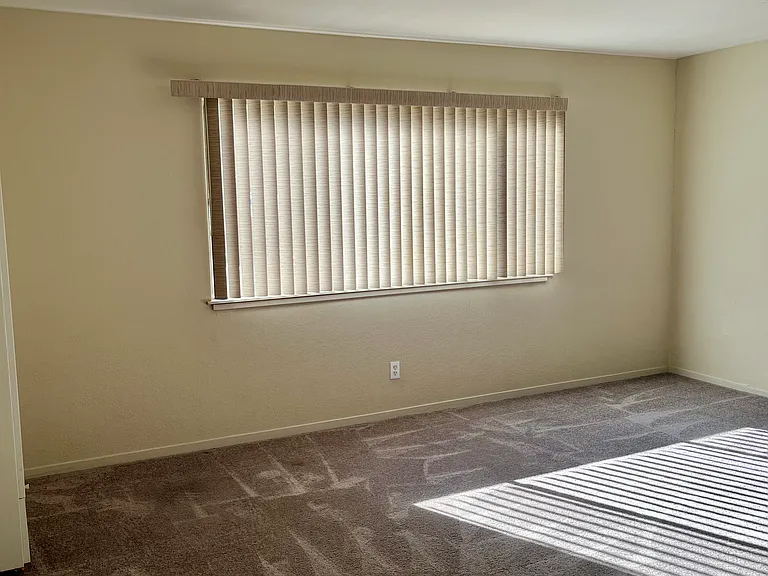75 Arch St. Apartments — Photo 10