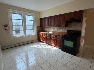 21 Robert Pl #2R, Irvington, NJ 07111