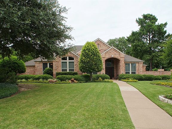2nd image of 1303 Pecos Dr