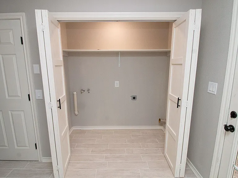 114 Scofield Ave #109 — Photo 5