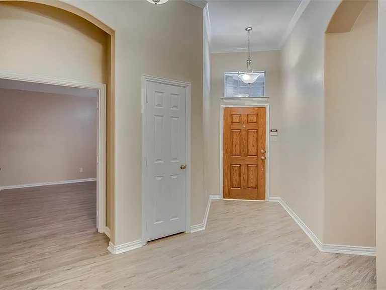 4513 Rock Creek Ln — Photo 11