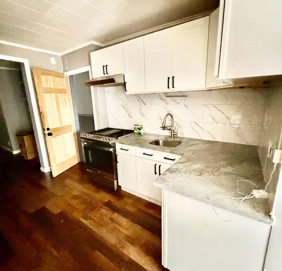 1 bed, 1.0 bath, $2,750 — Photo 2