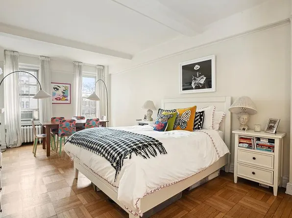 24 5th Ave APT 607, New York, NY 10011